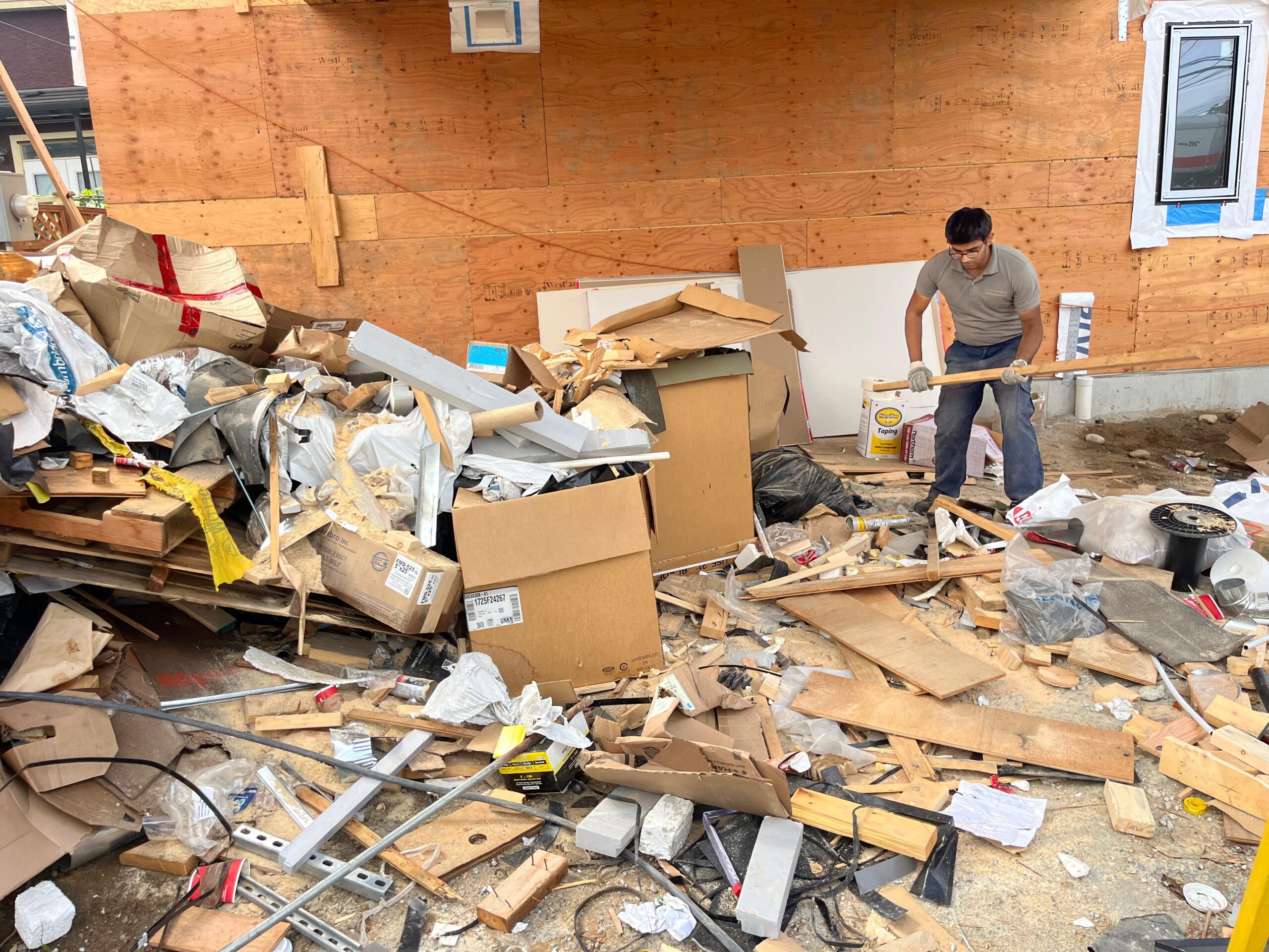 Same Day Junk Removal for Arizona Homes Made Clutter-Free